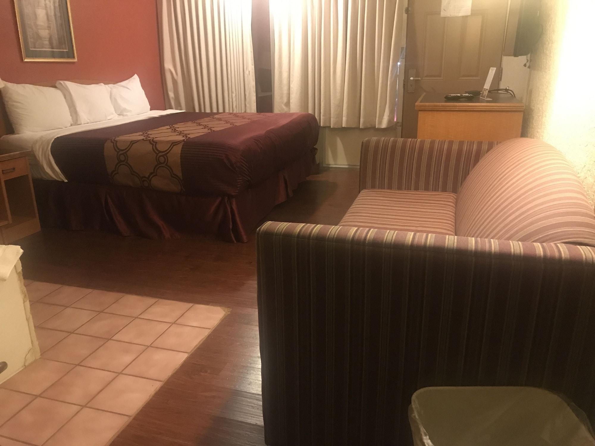 Bear Mount Inn & Suites بيدجن فورج المظهر الخارجي الصورة