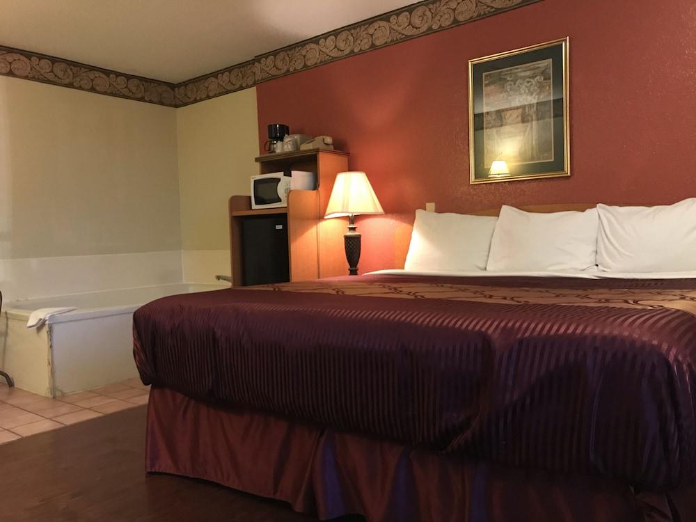 Bear Mount Inn & Suites بيدجن فورج المظهر الخارجي الصورة