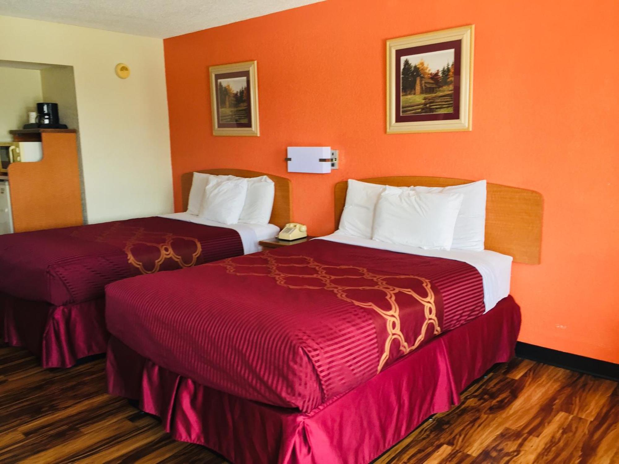 Bear Mount Inn & Suites بيدجن فورج الغرفة الصورة
