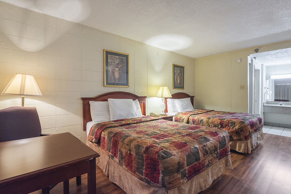 Bear Mount Inn & Suites بيدجن فورج المظهر الخارجي الصورة