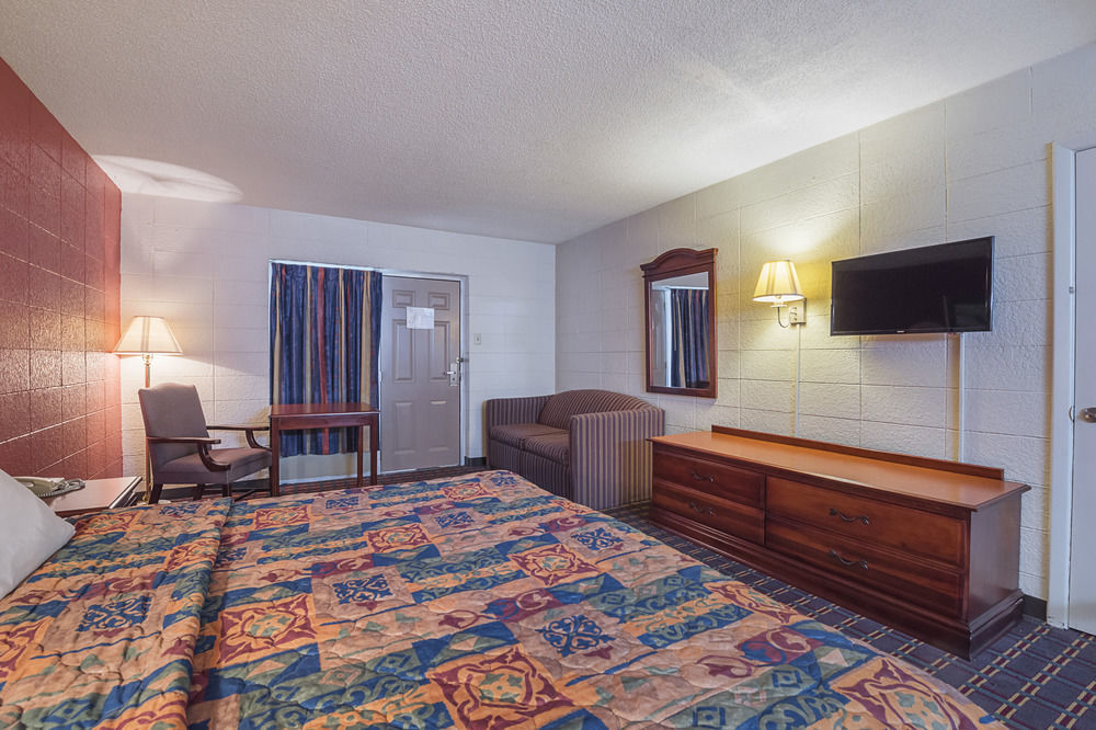 Bear Mount Inn & Suites بيدجن فورج المظهر الخارجي الصورة