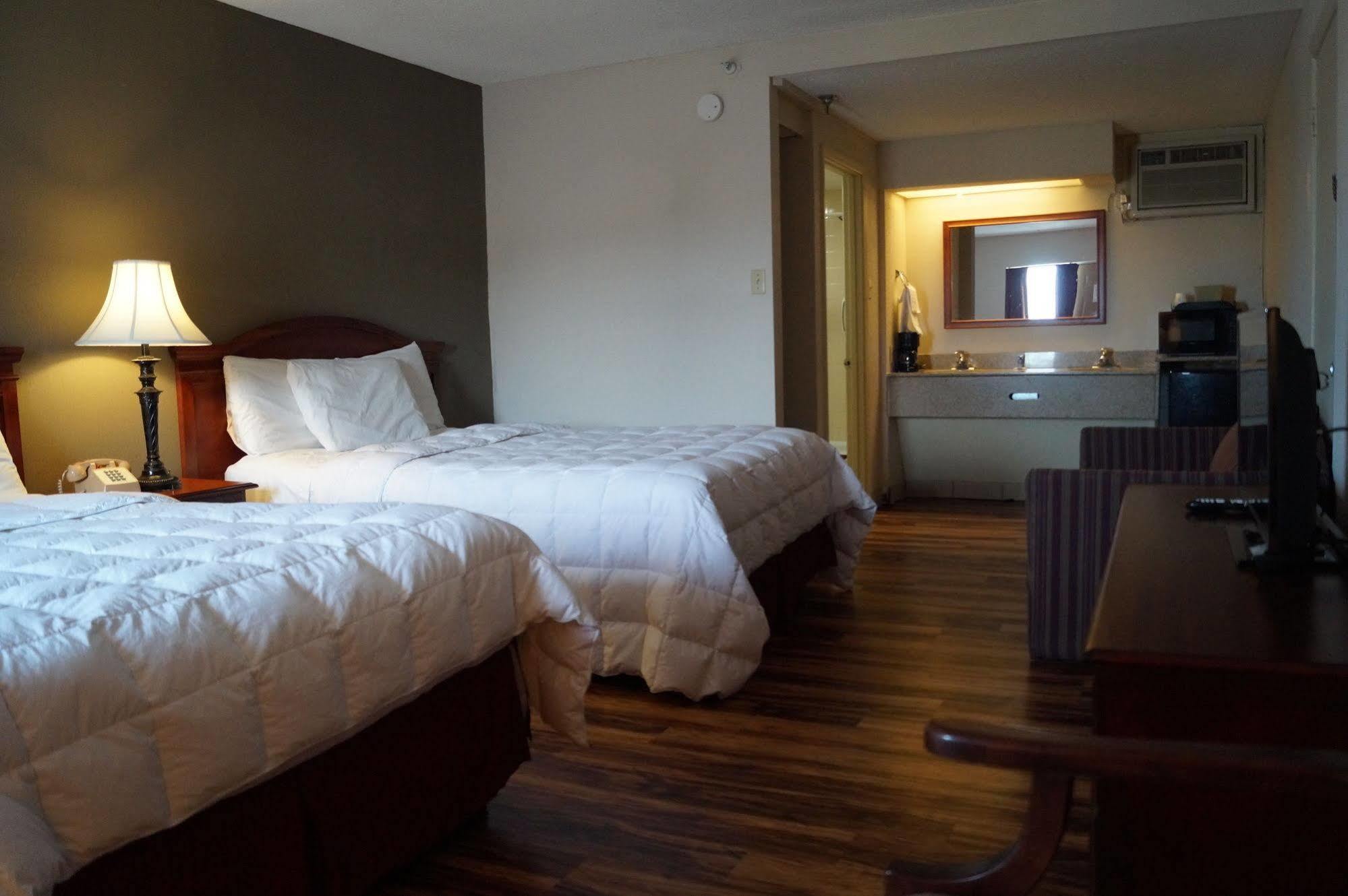 Bear Mount Inn & Suites بيدجن فورج المظهر الخارجي الصورة