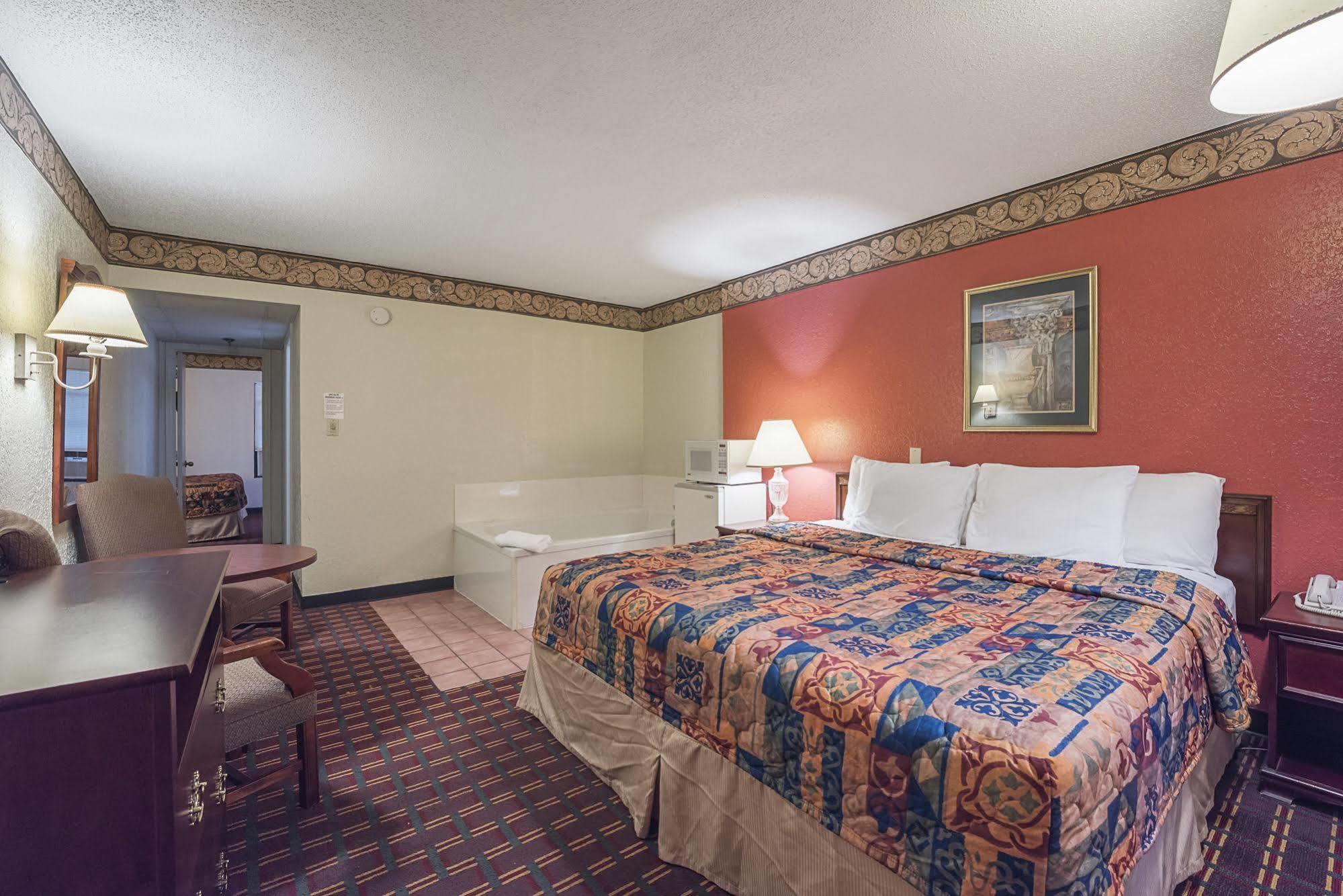 Bear Mount Inn & Suites بيدجن فورج المظهر الخارجي الصورة