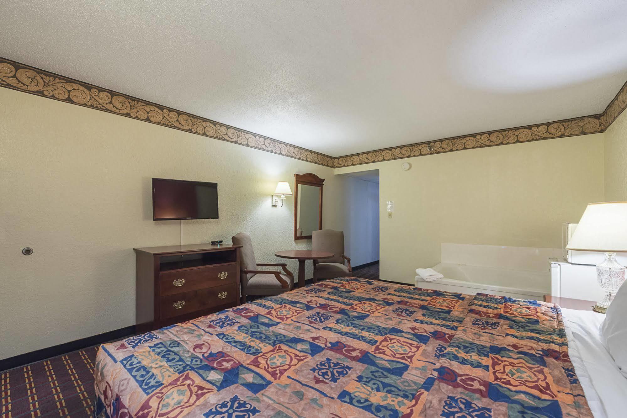 Bear Mount Inn & Suites بيدجن فورج المظهر الخارجي الصورة